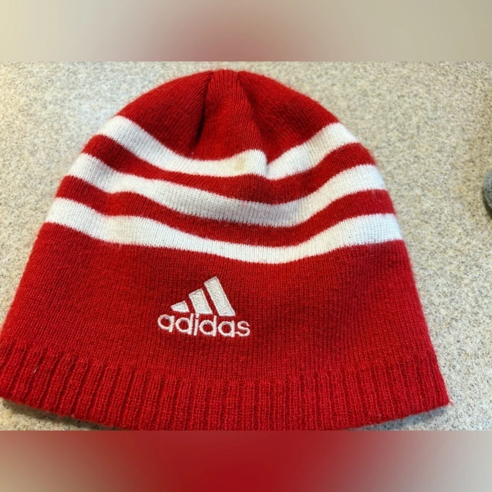 Adidas Indiana University Hoosiers IU Kids youth Red and White Stripe Hat Beanie